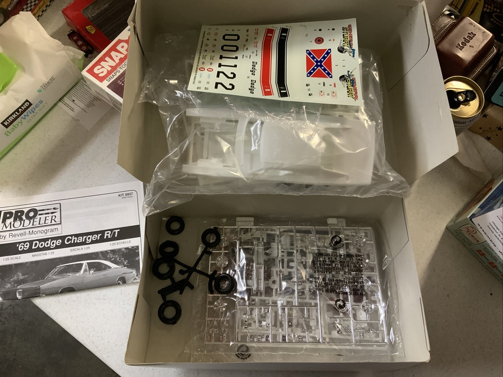 Revell Pro Modeler 1:25 1969 Dodge Charger R/T Open Box Parts Sealed5