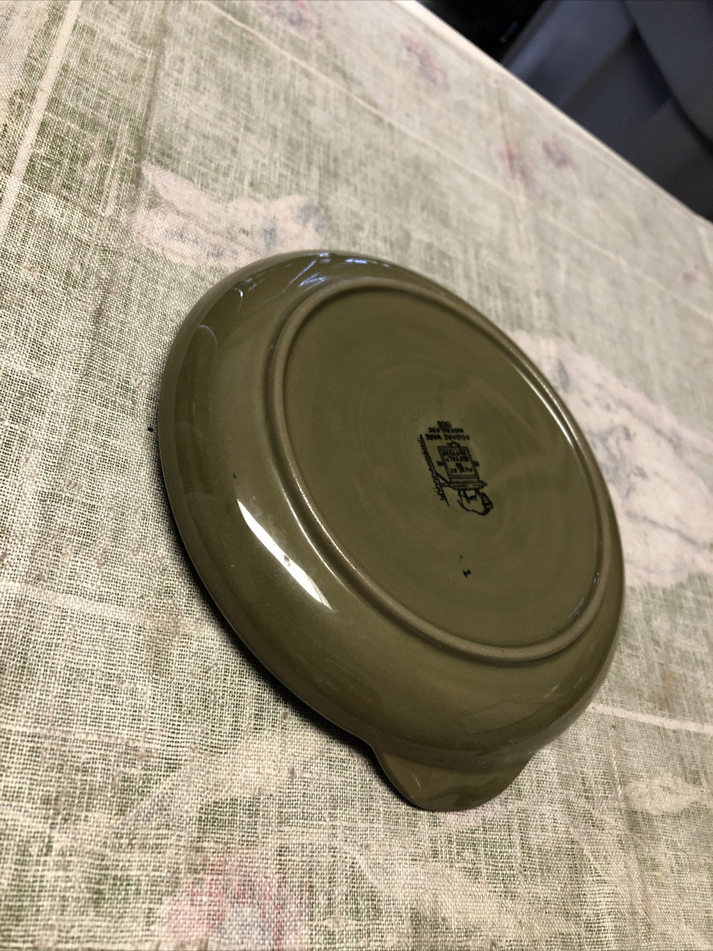 1908 BUFFALO POTTERY DELDARE WARE CALLING CARD TRAY (YE LION INN) 8”x7”6