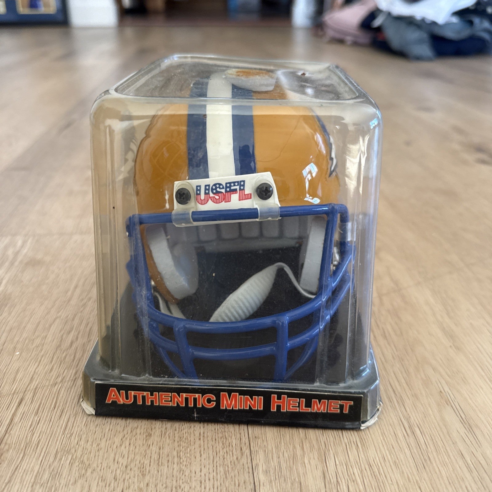 1983-85 USFL UNSIGNED MINI HELMET OAKLAND INVADERS1