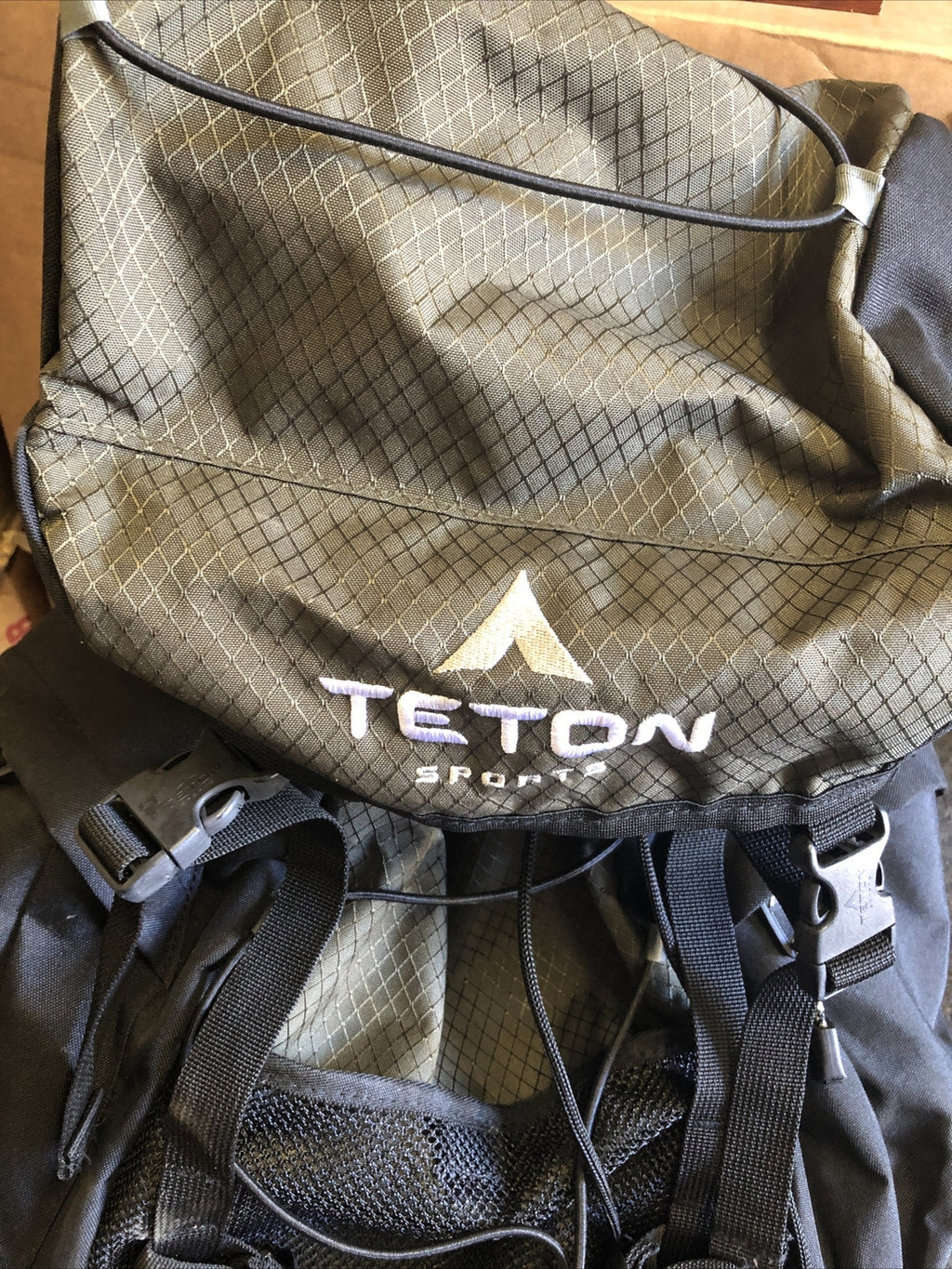 Teton Sports Scout 3400 Internal Frame Backpack Hunter Green1