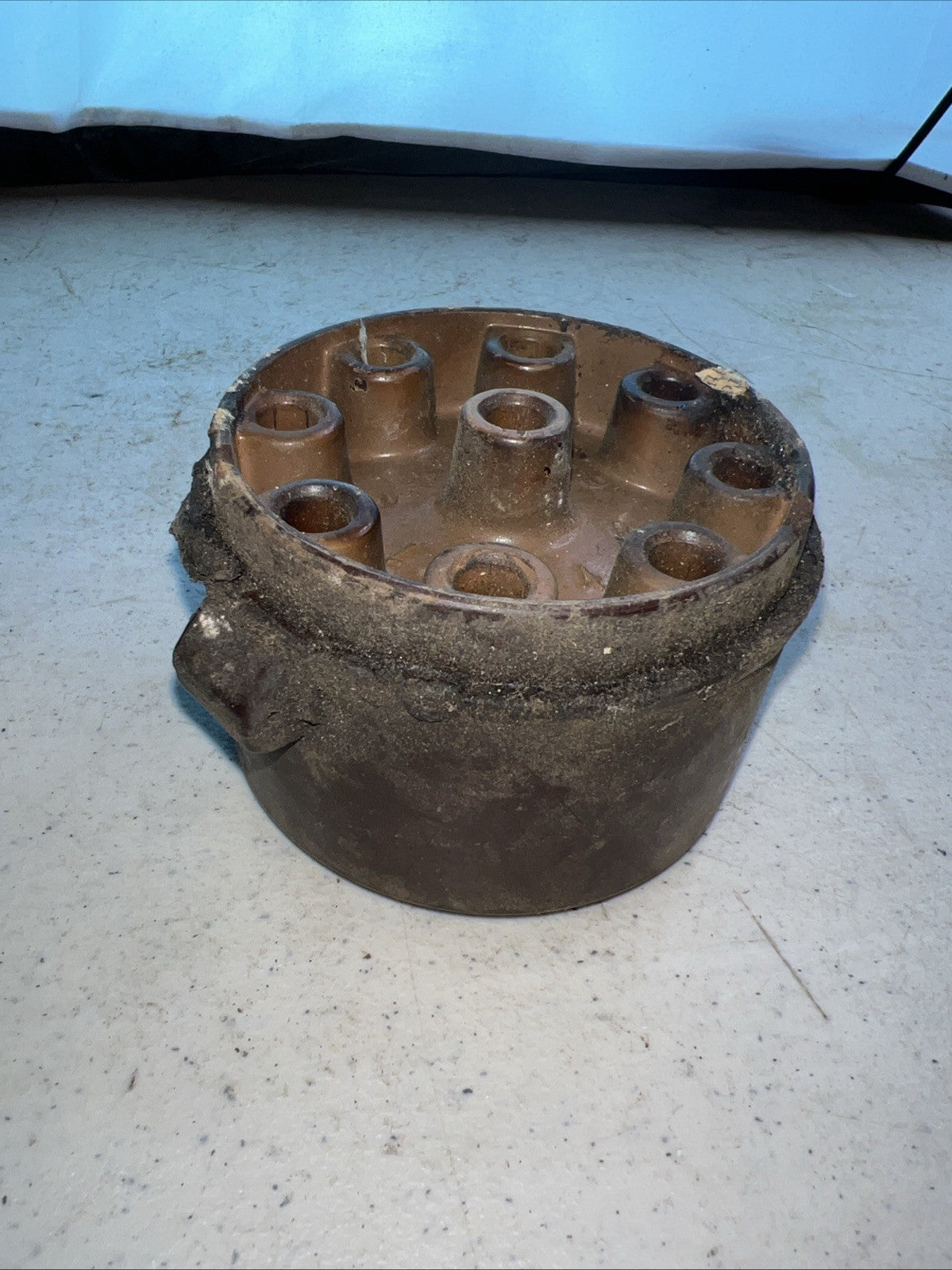Vintage 8-Cylinder Distributor Cap – Brown Bakelite Style – Untested,3