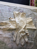 True Vintage Ladies Off White Gloves Nylon Size 6 1/20