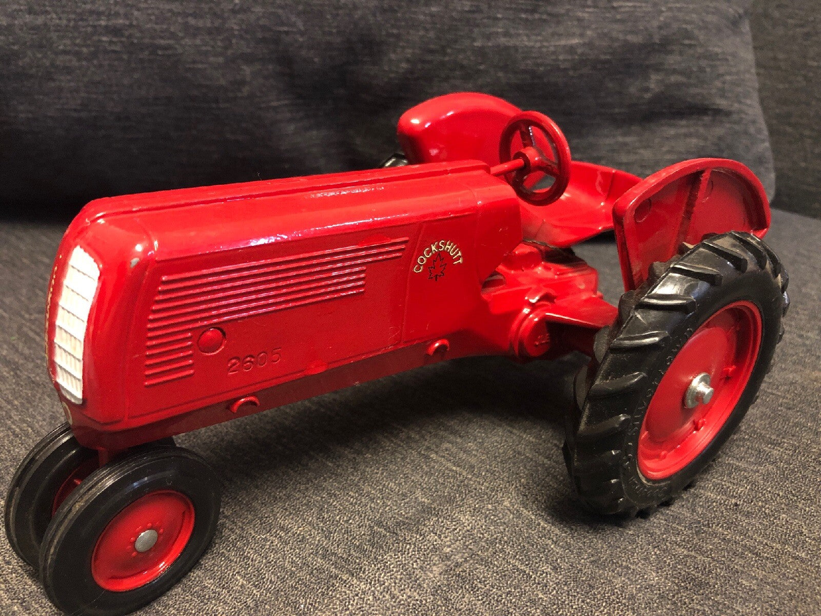 Ertl JLE Cockshutt Farm Tractor 1:16 Scale Die Cast 978 Toy 70 Nov 1986 Rare0
