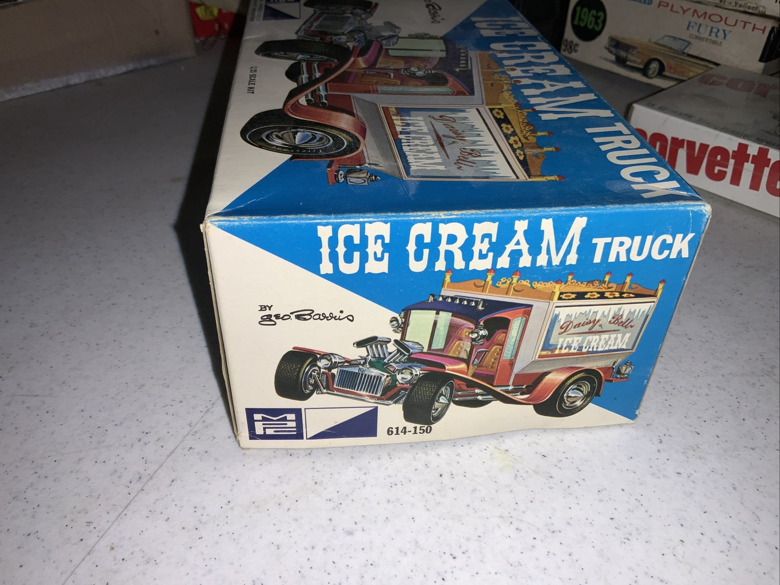 1:25 Scale Ice Cream Truck Hot Rod Model Kit - MP21