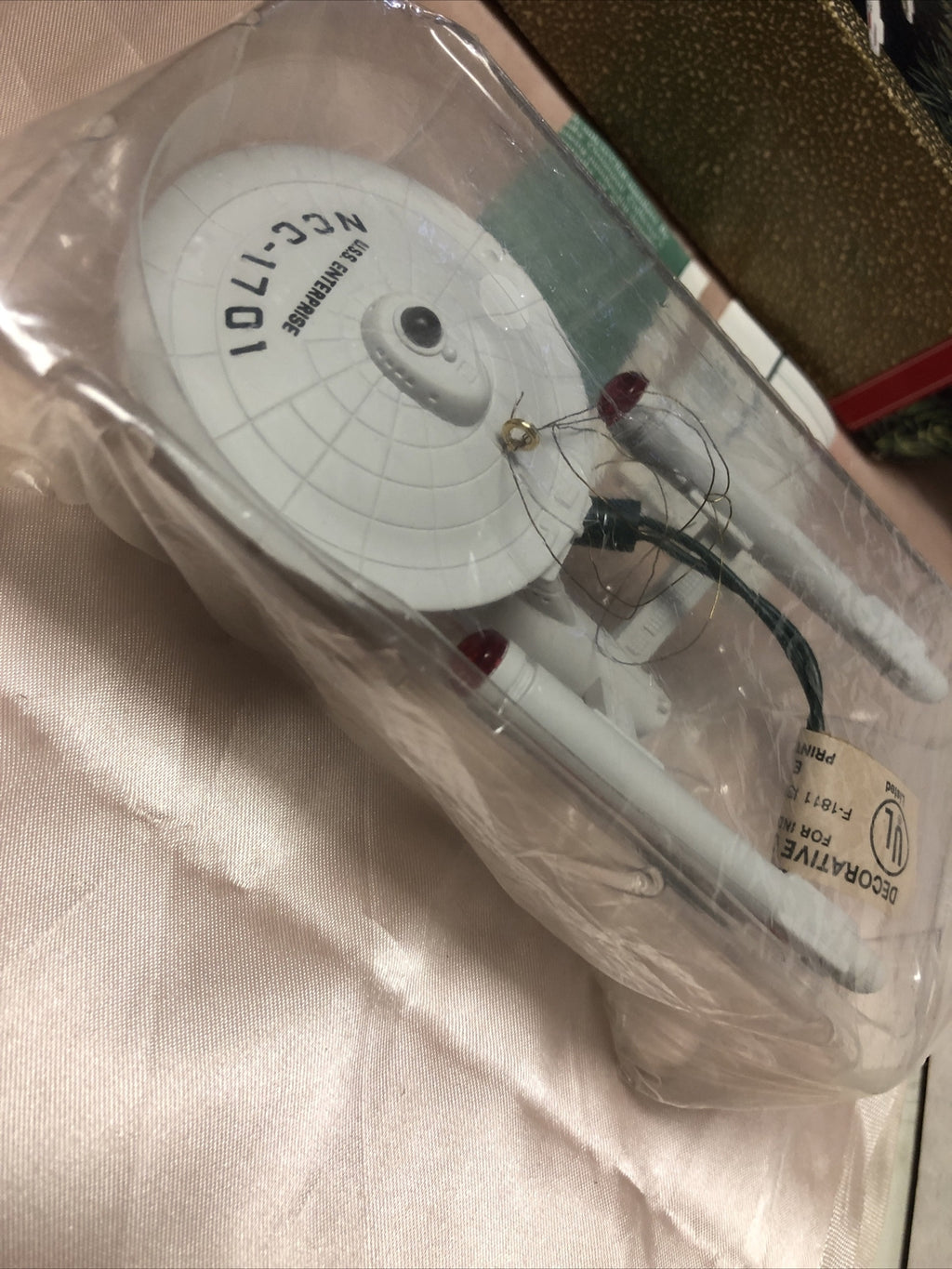 Hallmark  1991 Starship Enterprise, Star Trek New Opened Box3