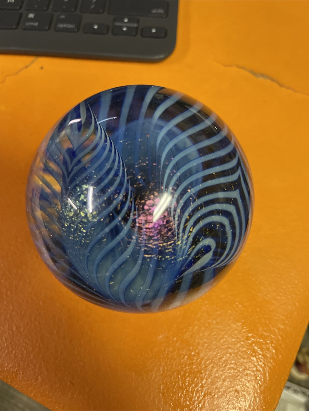 VTG. SIGNED EICKHOLT 1990  BLUE SWIRL DICHROIC ART GLASS PAPERWEIGHT WMCH4