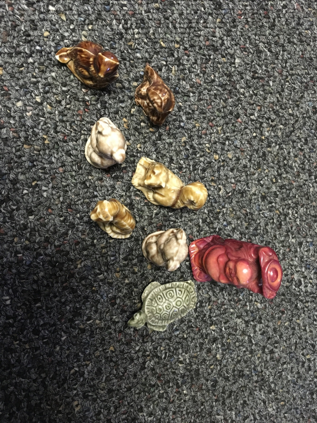 Lot 8: Vintage Brown, Red, Green, White Figurine Figure Chinese Mini Figures4