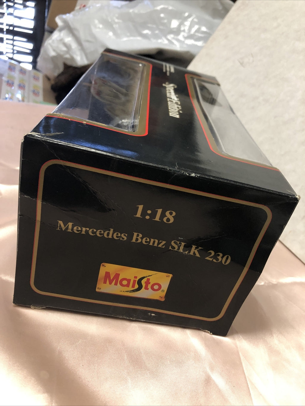 Maisto Special Edition Mercedes Benz SLK 230 - 1:182