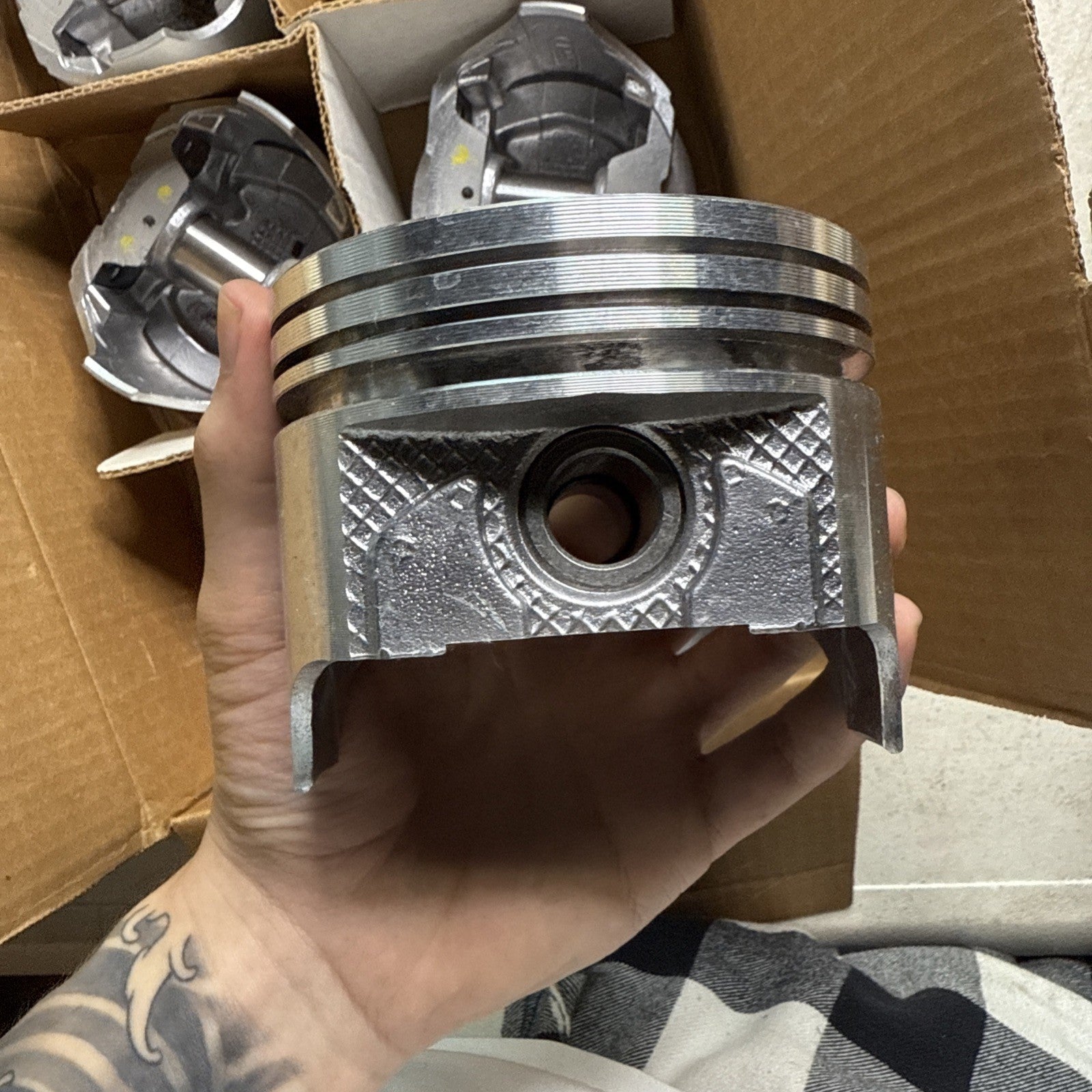 Set Of 8 Badger Pistons AP557-020, Min Bore 4.020 NOS5