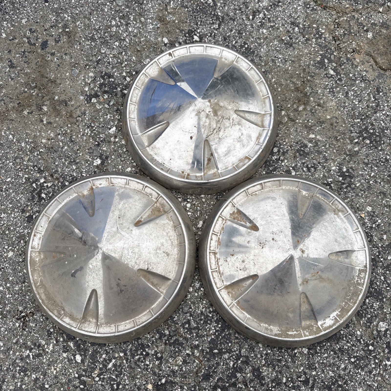 (3) Ford Mustang Galaxie Gran Torino Thunderbird Fairlane 10" Dog Dish Hub Cap0