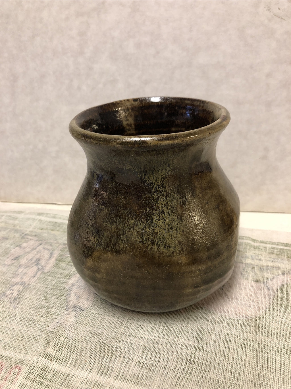 Vintage Pottery Vase Flower Pot 5.5”x4.5”0