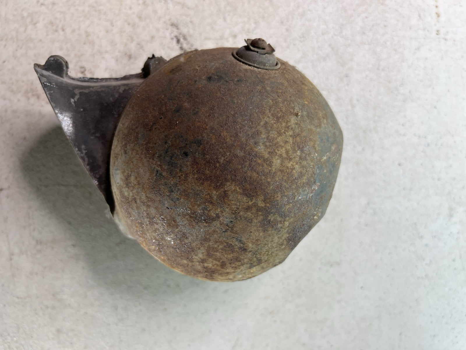 1950s Vintage Snail Horn – Rat Rod Hot Rod Dented1