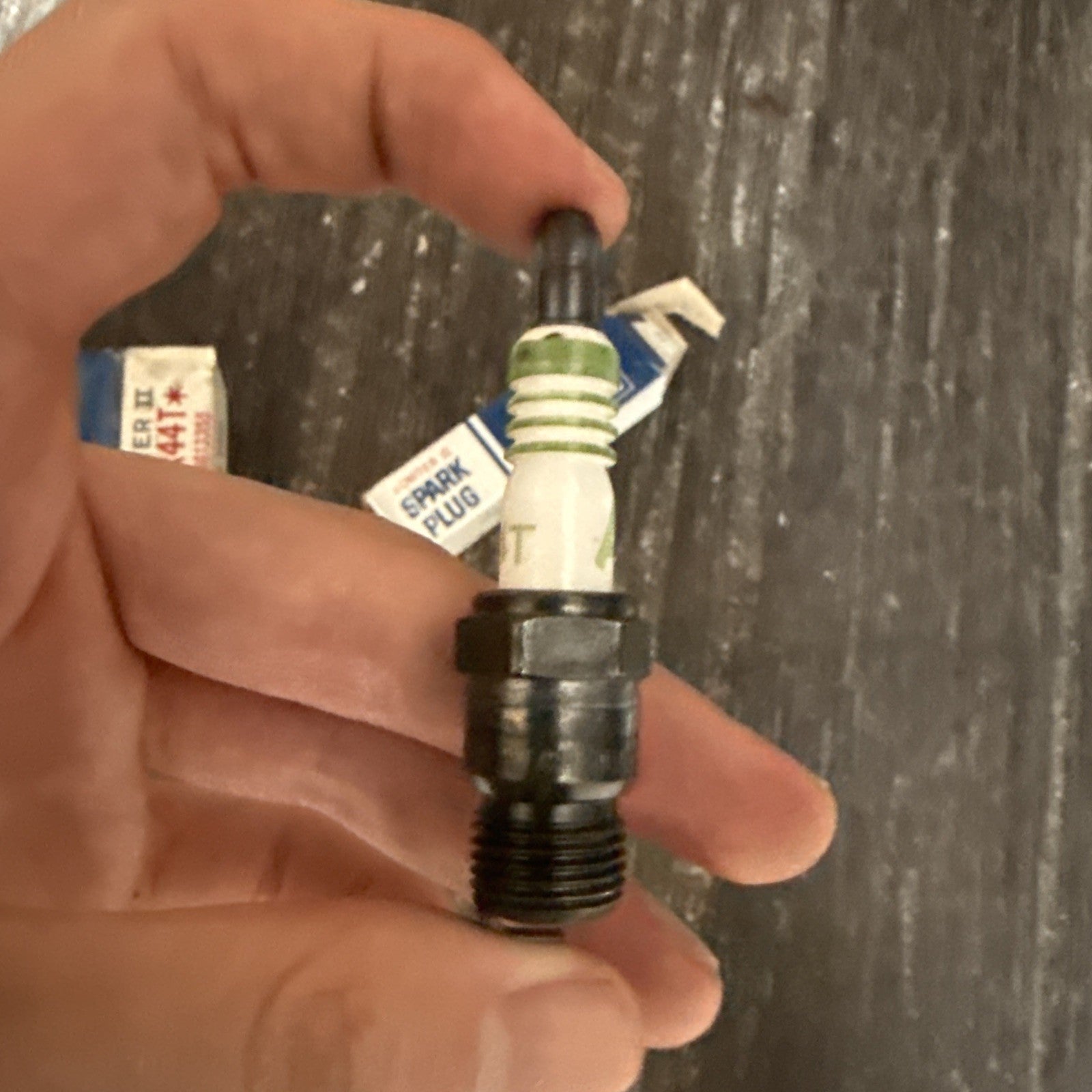 NOS ACDelco ACNITER II R44T Spark Plugs Set of 8 GM 5613355 Green Ring Vintage5