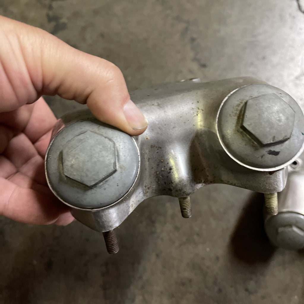 1959 Triumph T120 Bonneville Cylinder Head rockerbox lot of 2 for parts1