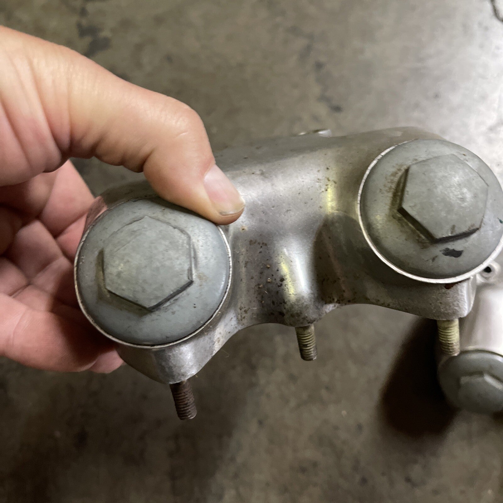 1959 Triumph T120 Bonneville Cylinder Head rockerbox lot of 2 for parts1