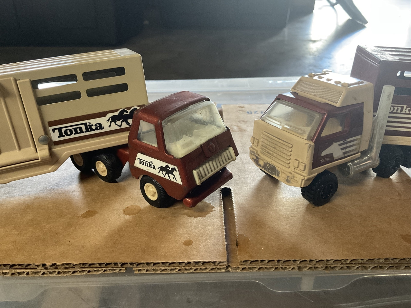 Vintage 70s Tonka Die-Cast Semi Truck Cab and Horse Trailer Lot7