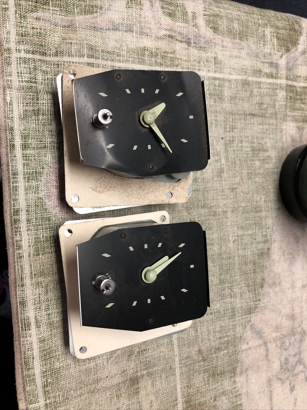 Vintage Lot Of 2 New Haven Clock for Parts or Repair Car Clock0