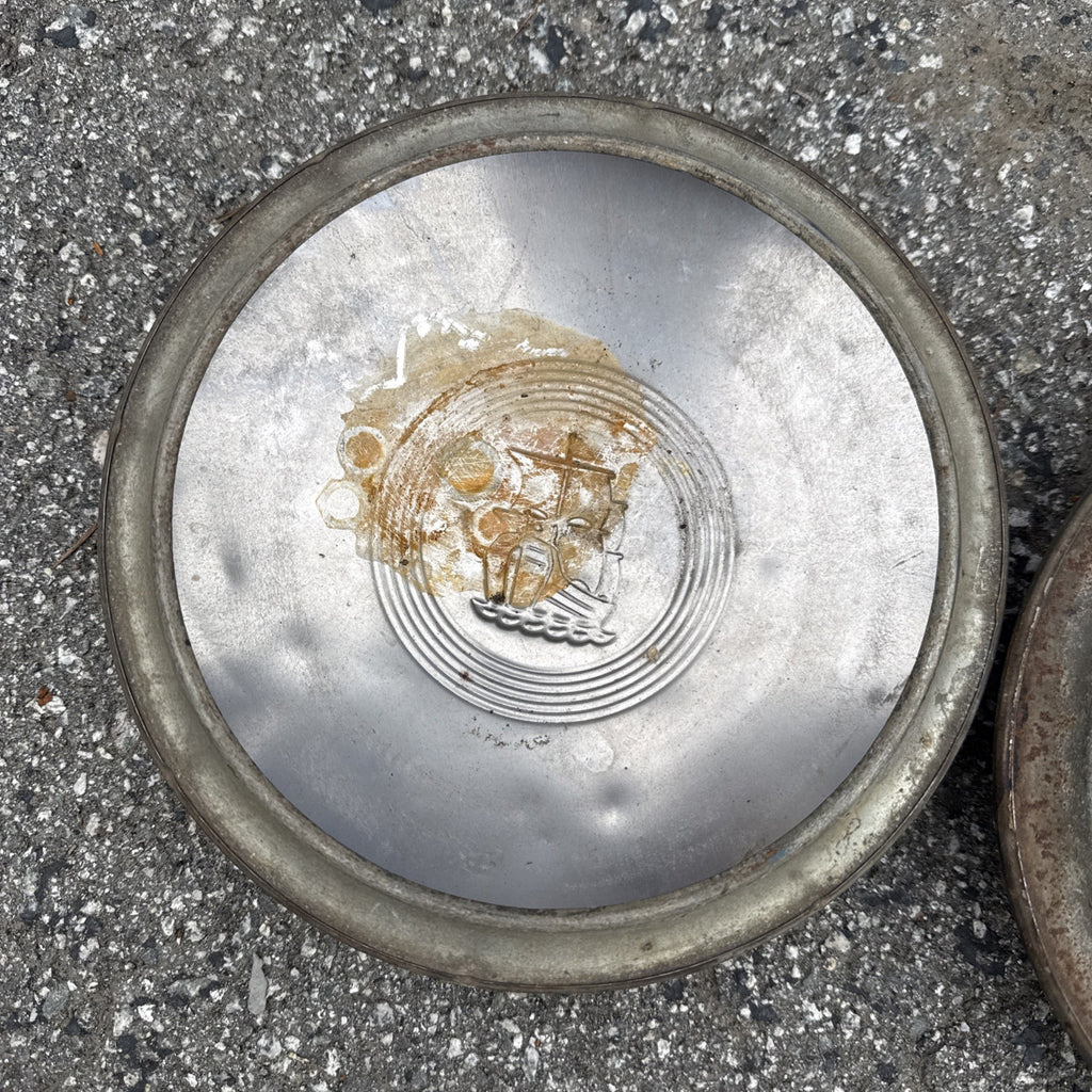 1939-40 PLYMOUTH BABY MOON HUBCAP - PLYMOUTH MAYFLOWER SHIP7