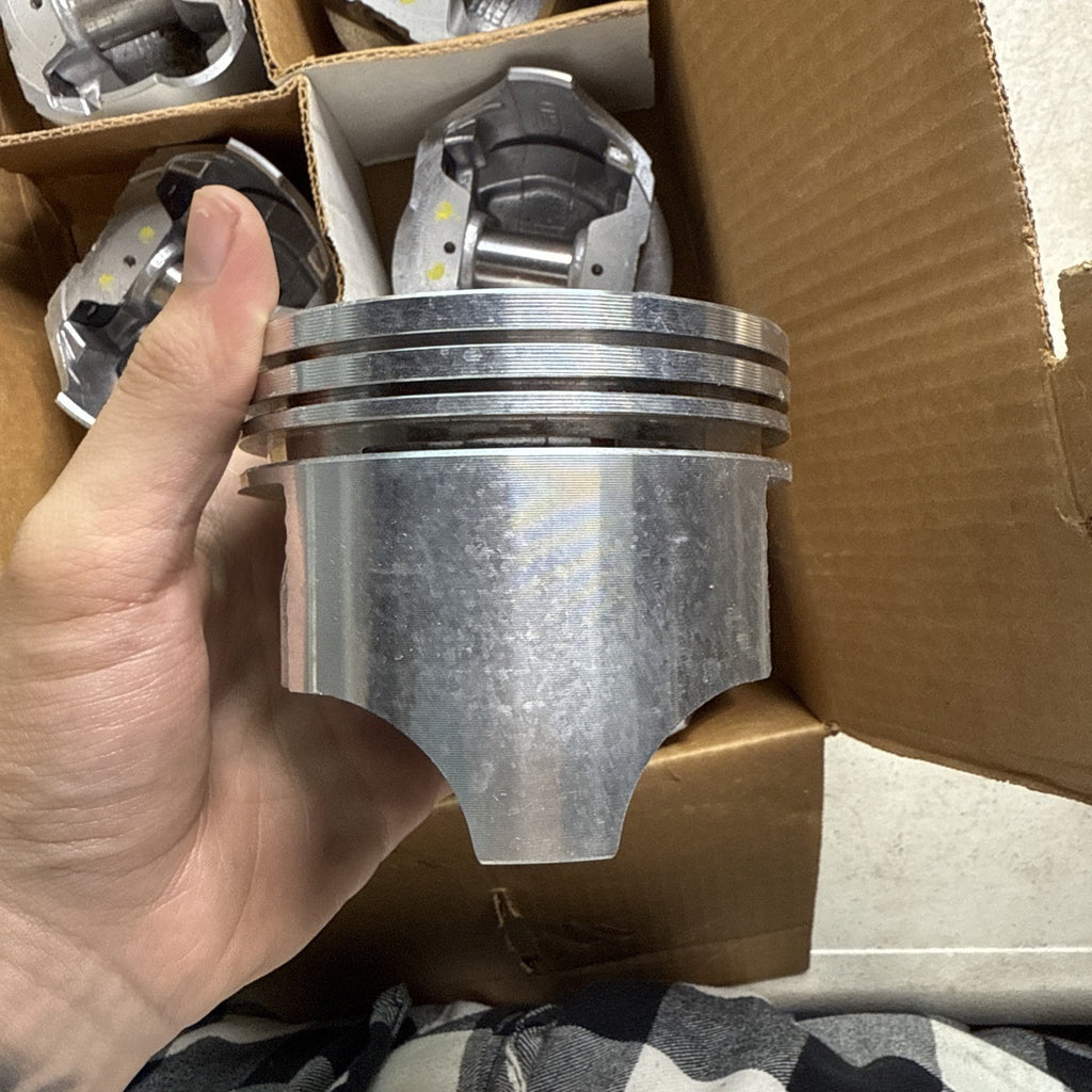 Set Of 8 Badger Pistons AP557-020, Min Bore 4.020 NOS6