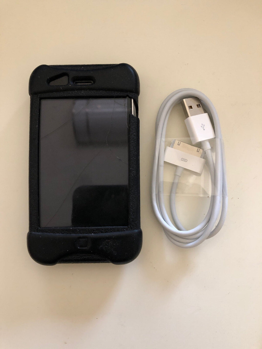Apple iPhone 3GS - 16GB - Black (Unlocked) A1303 (GSM) (WORKING GOOD CONDITION)1