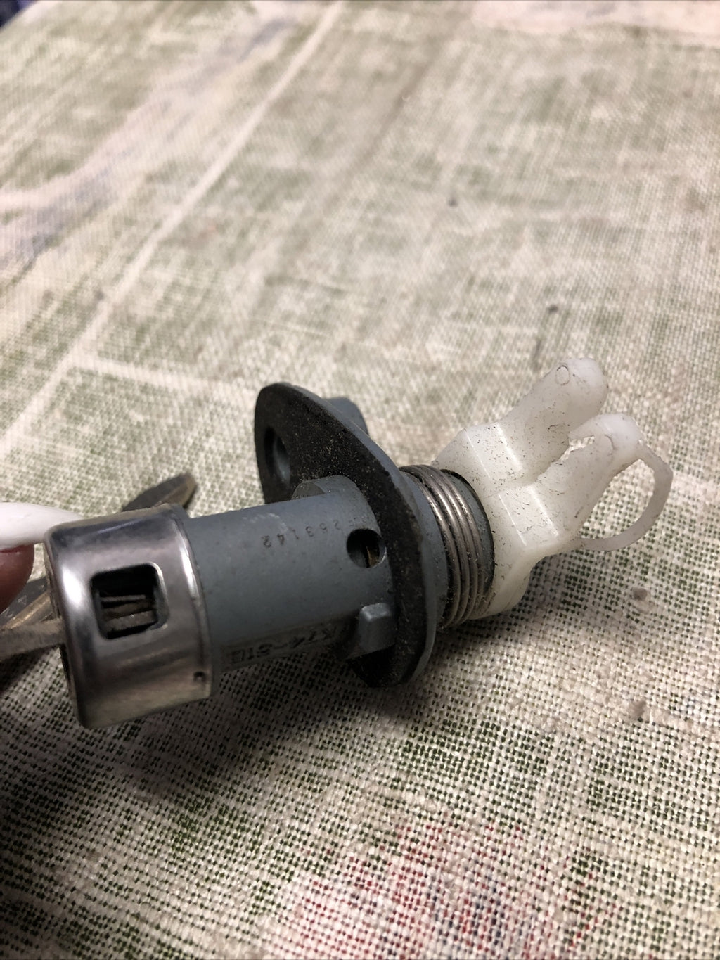 Honda Door Lock W/ 2 Keys K74-31B3