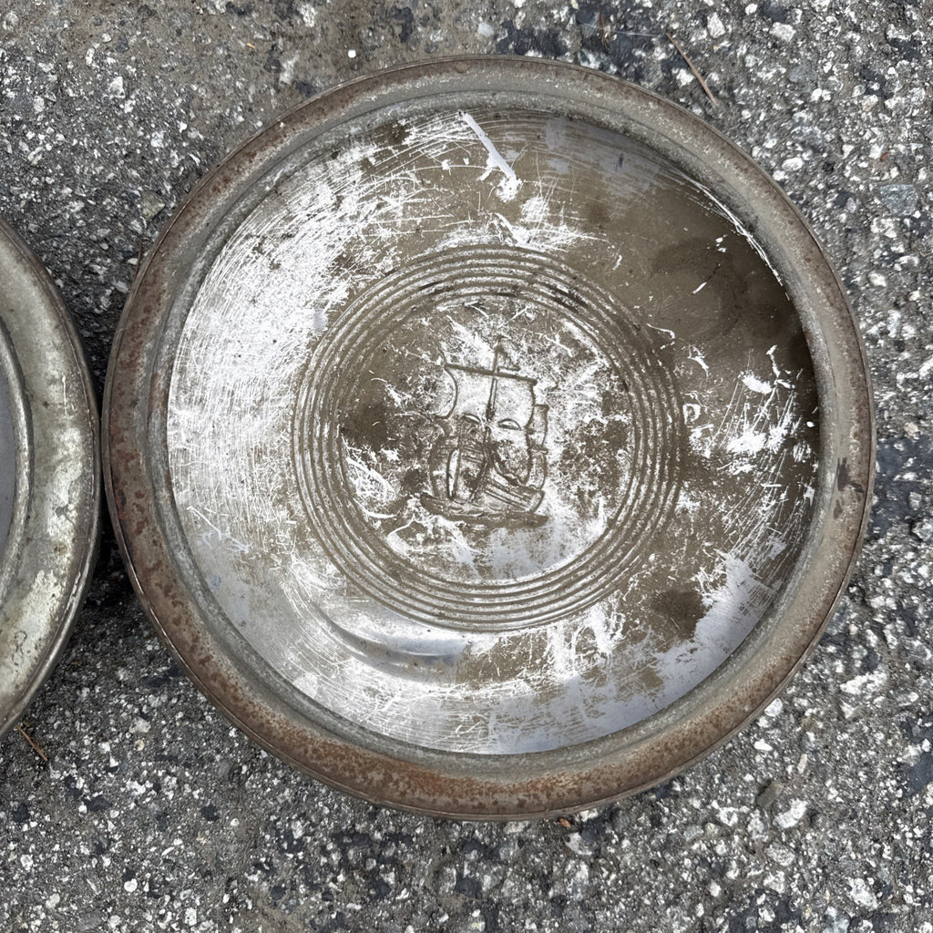 1939-40 PLYMOUTH BABY MOON HUBCAP - PLYMOUTH MAYFLOWER SHIP8