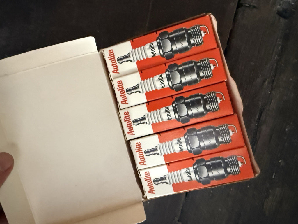 NOS Vintage Autolite 106 Spark Plugs Box of 10 Replaces Champion2