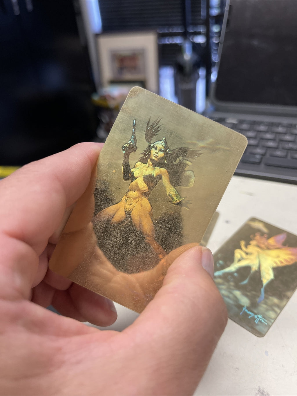 Three FRANK FRAZETTA 1995 hologram Calling cards Global Link Rare.5