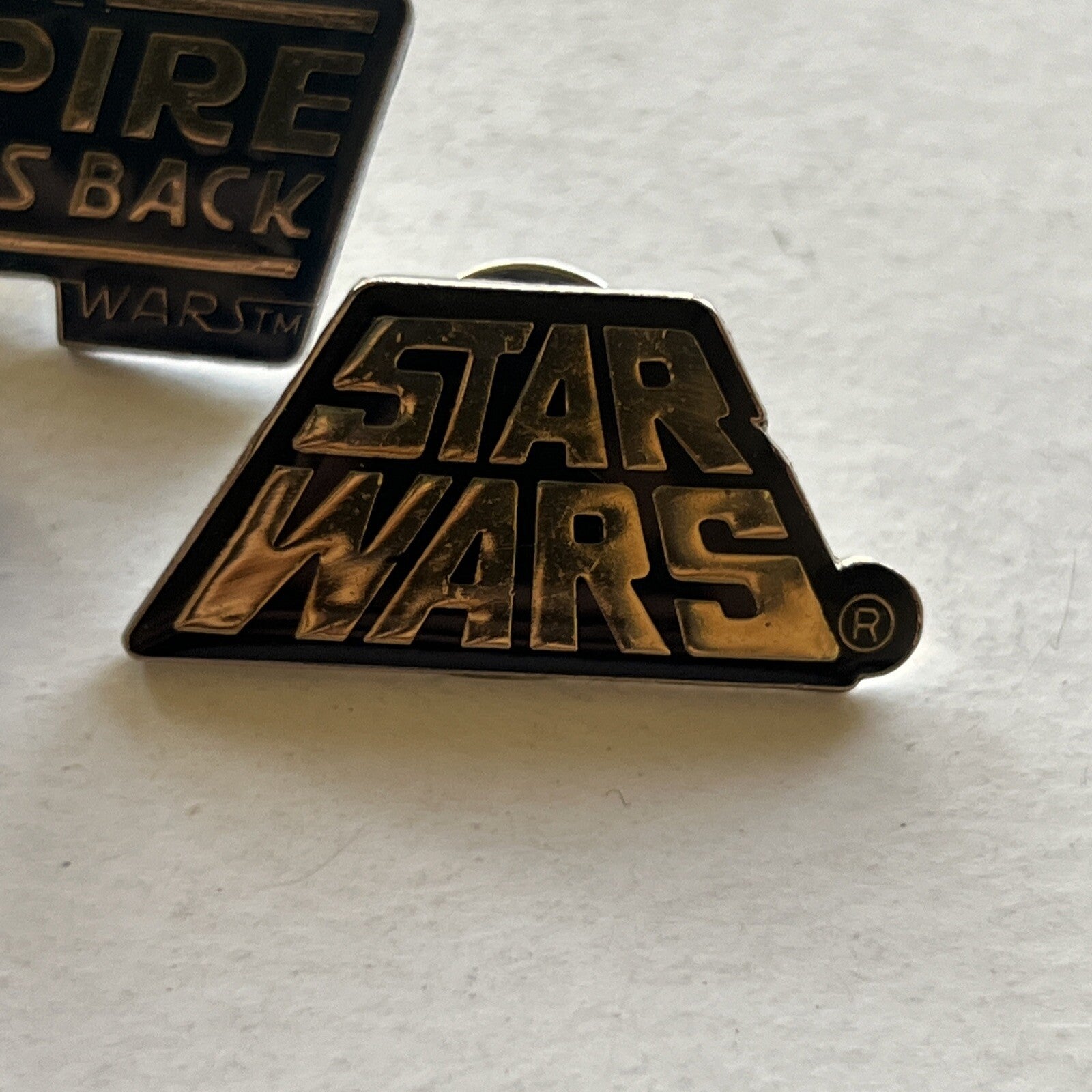 Vintage Star Wars 1987 Pins , Empire Strikes Back , STAR WARS , R2D22