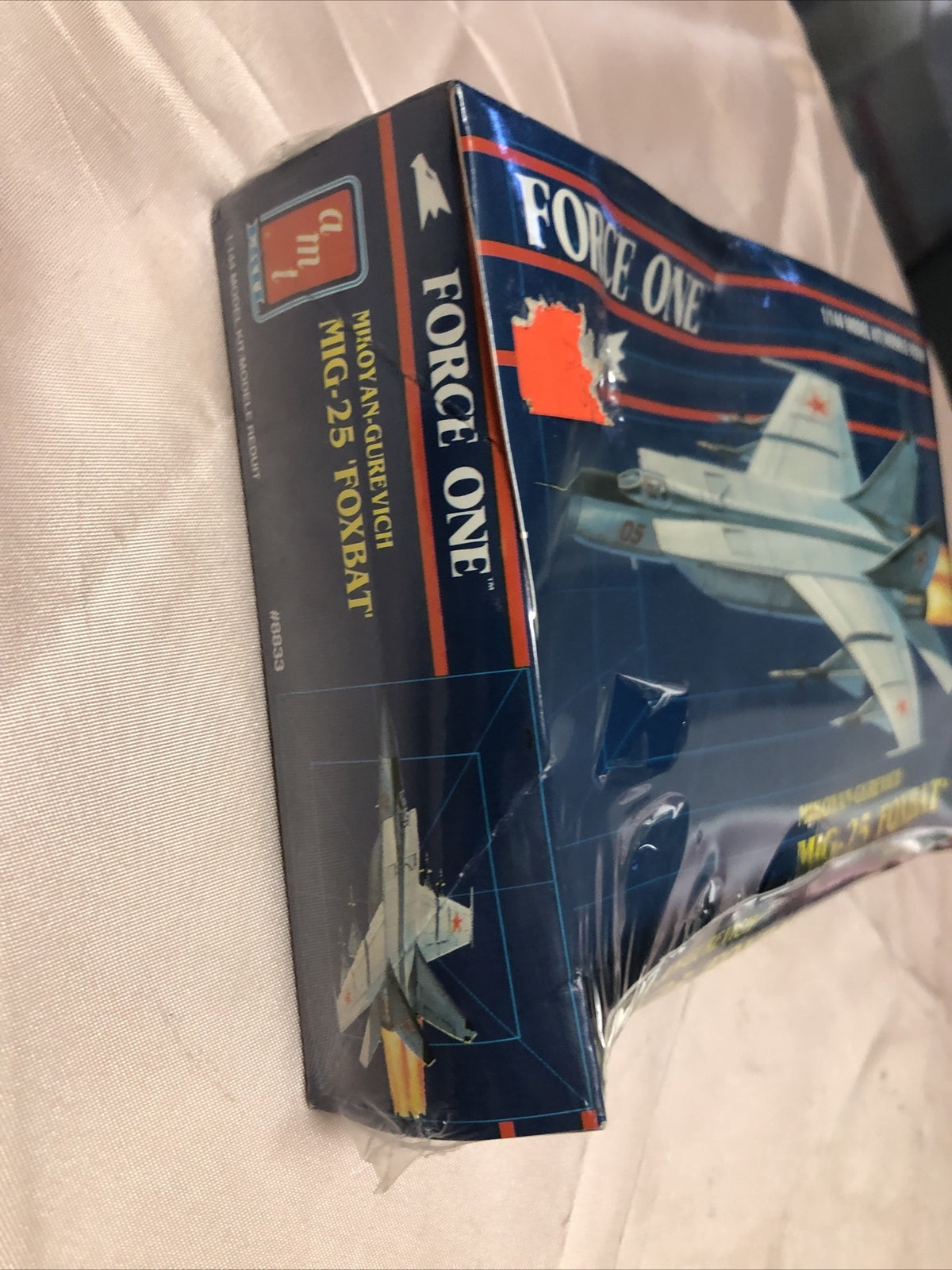 AMT Force One Mikoyan-Gurevich MIG-25 'foxbat' 1990 Model Kit SEALED2