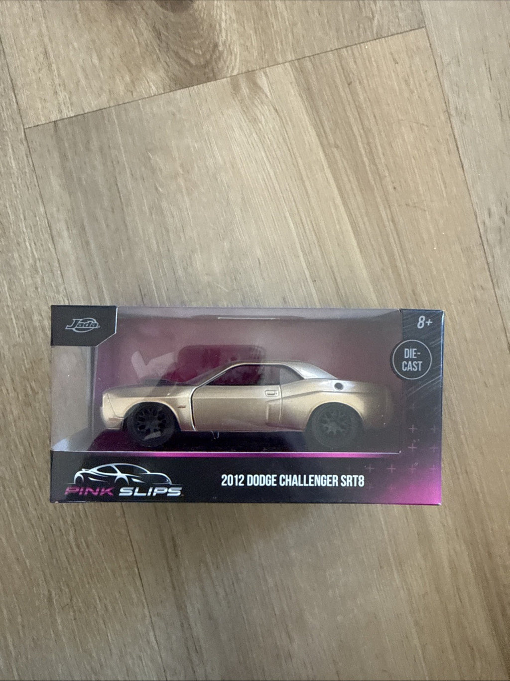 Pink Slips 2012 Dodge Challenger SRT8 Metallic Gold Diecast 1:64 Scale Jada0