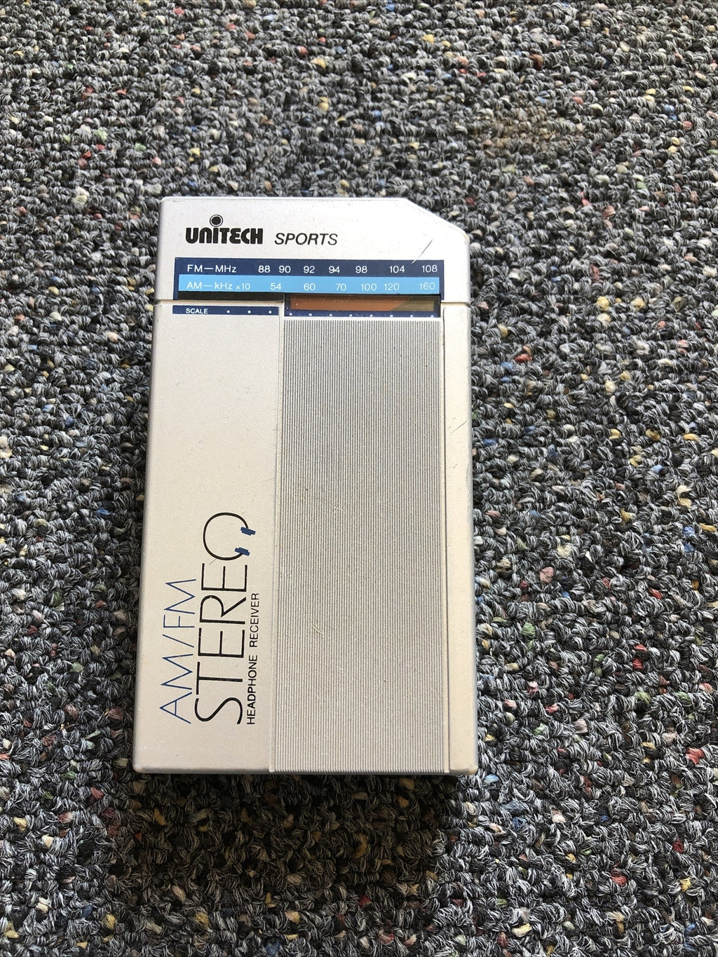 Vintage Unitech Sports AM/FM Stereo Headphone Receiver0