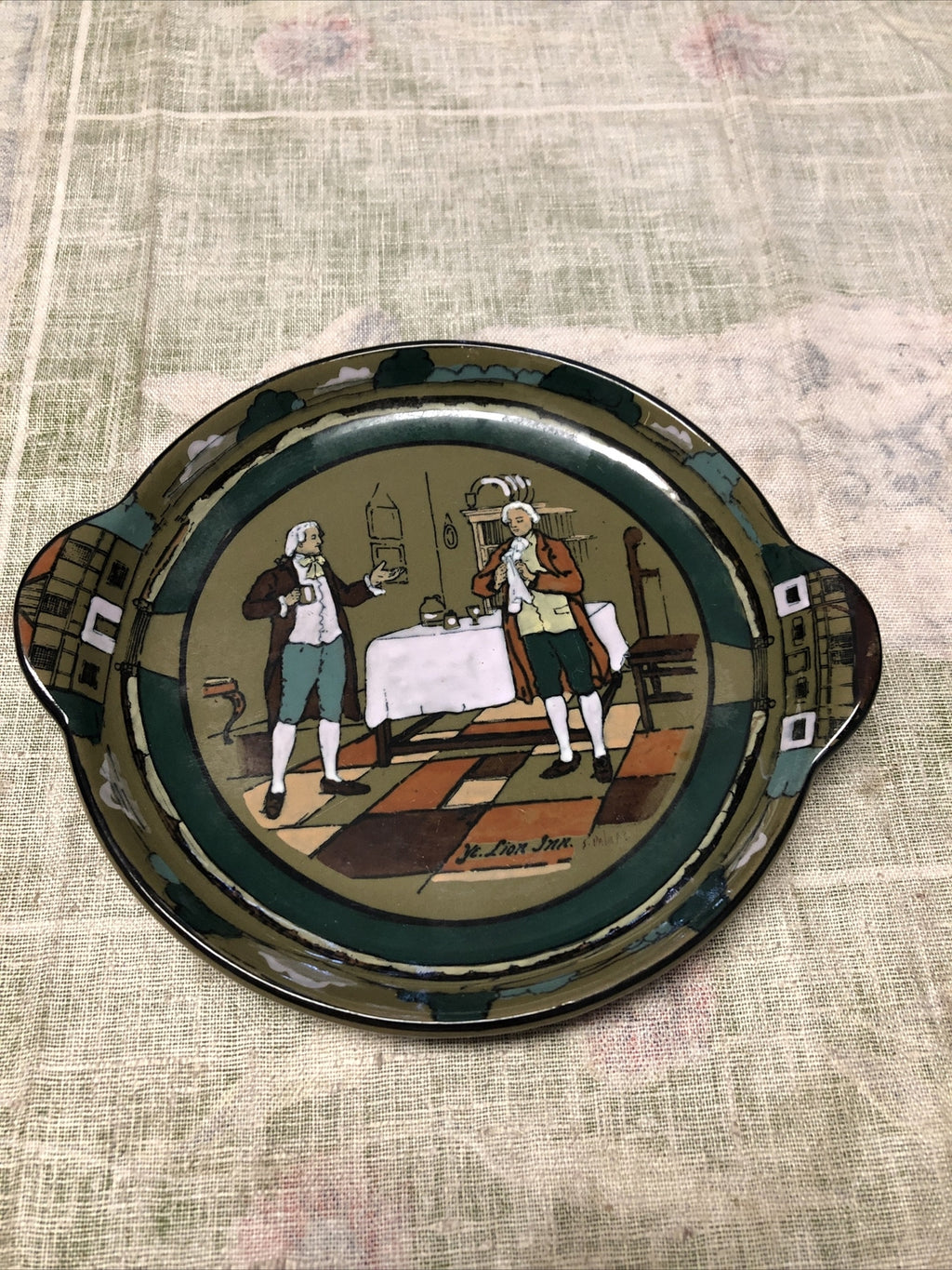 1908 BUFFALO POTTERY DELDARE WARE CALLING CARD TRAY (YE LION INN) 8”x7”0