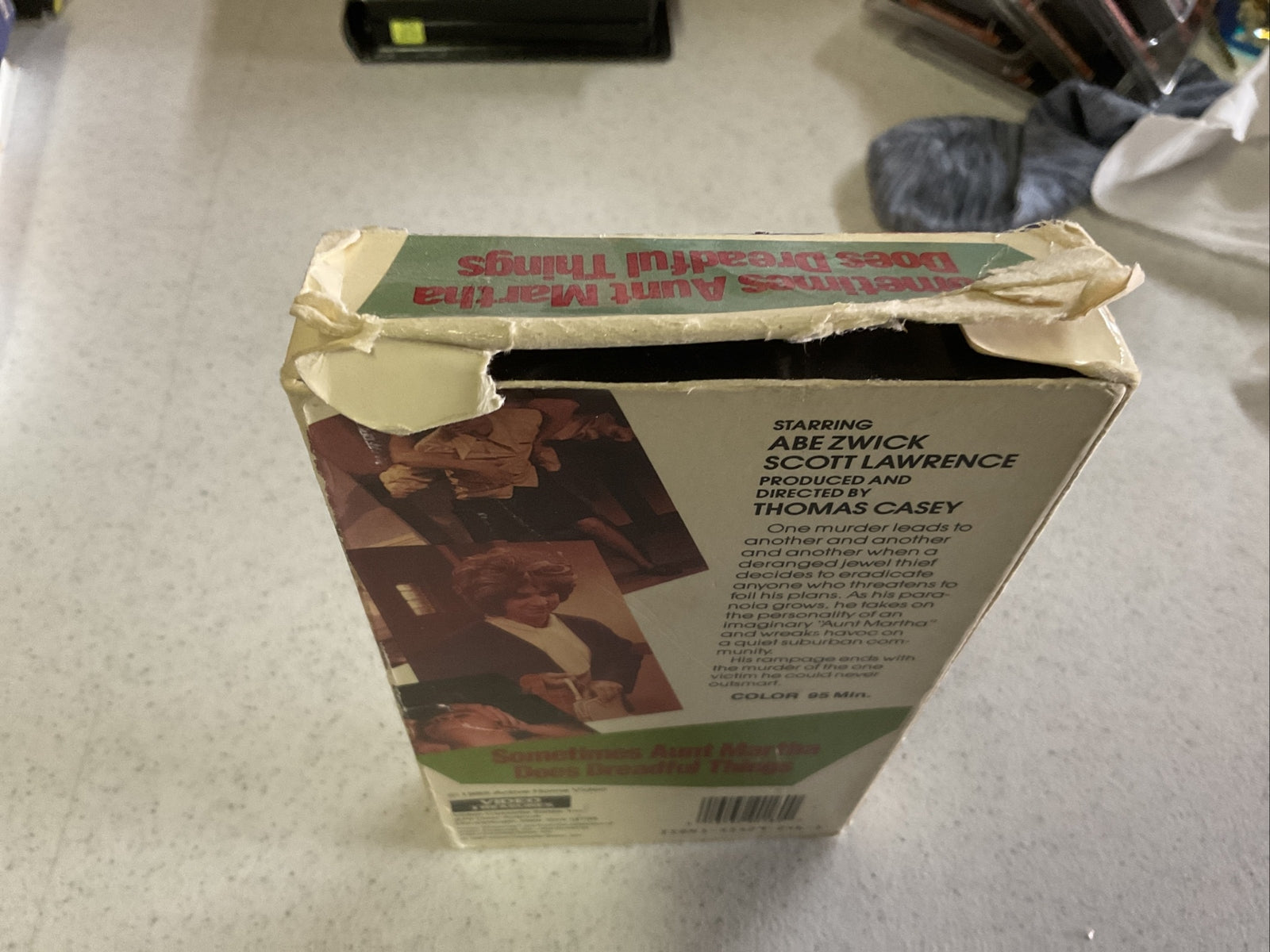 SOMETIMES AUNT MARTHA DOES DREADFUL THINGS 1985 VHS Home Video Horror Classic4