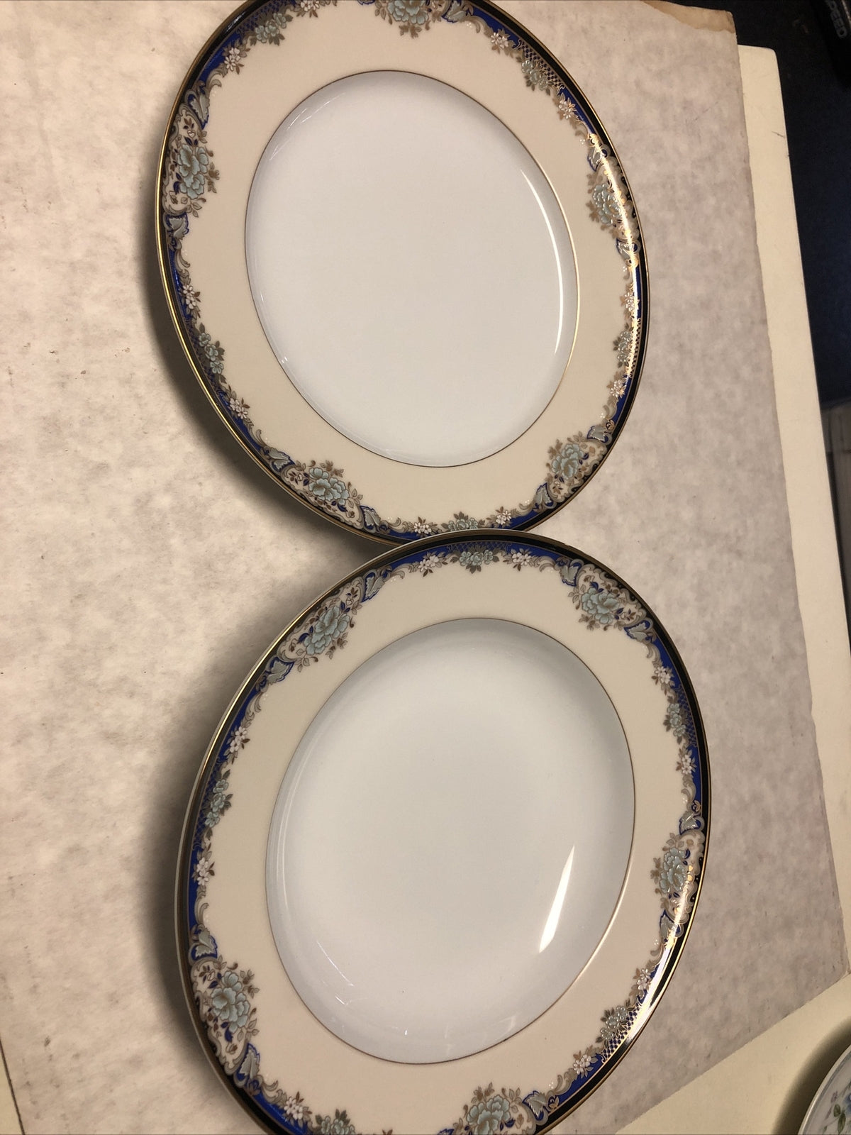Mikasa Kingsley Rimmed Soup Bowl & Salad Plate LAC28 Blue & Gold Trim Lot Of 20