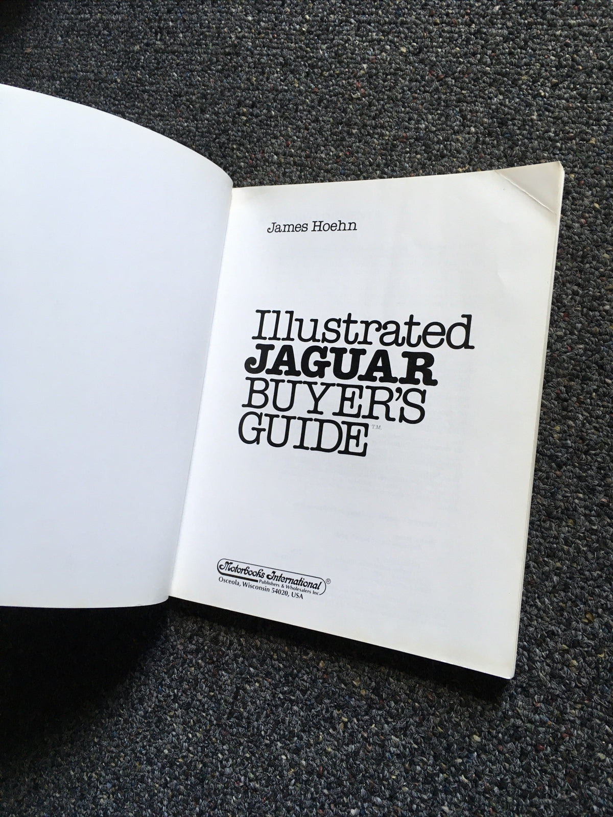  Illustrated Jaguar Buyer's Guide by James Hoehn (1987, Paperback, 2nd Edition)1