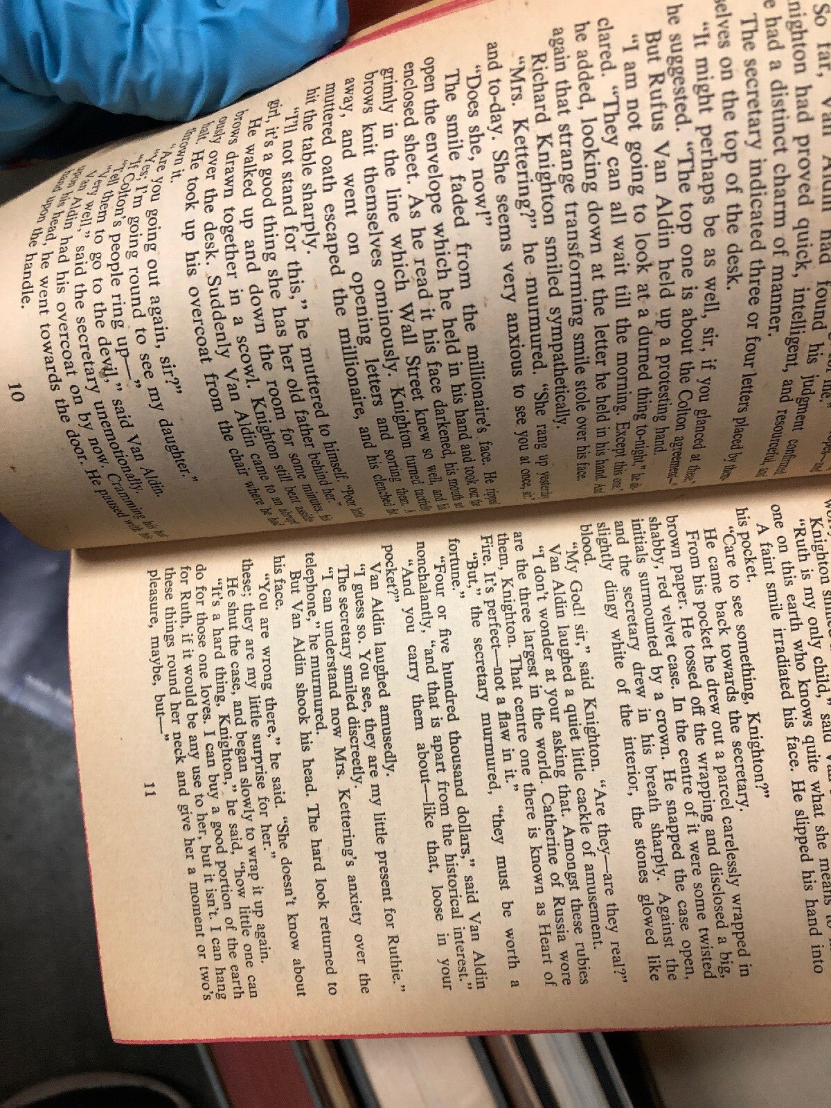 Agatha Christie Mystery Novel; The Mystery of the blue train2