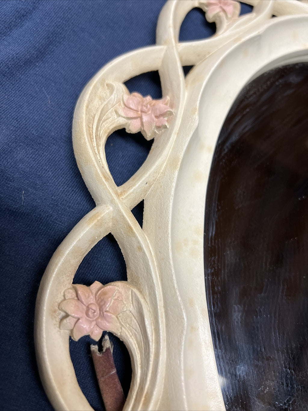 Vintage White Syroco Wood Oval Mirror Syracuse NY 15.5”9