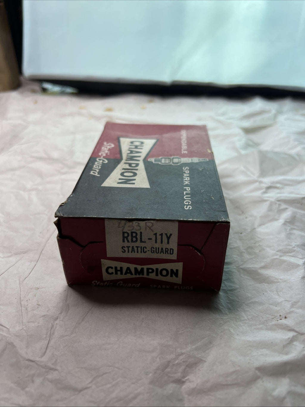 10 Champion RBN-13Y Spark Plugs NEW NOS2