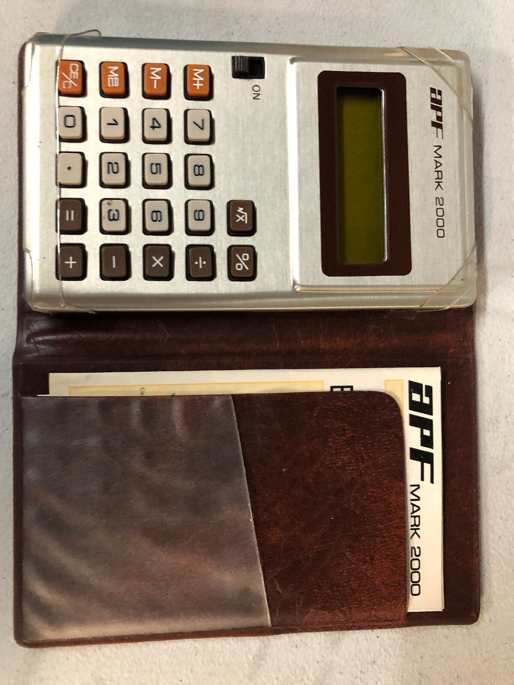 Vintage APF Mark 2000 Super Thin Electronic Calculator With manual, Leather case3