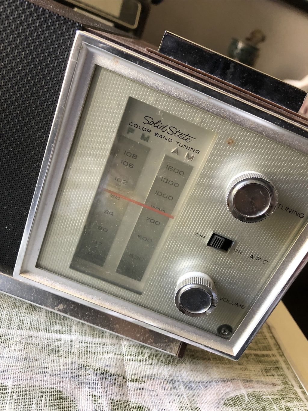 Vintage Panasonic Solid State Electric Radio1