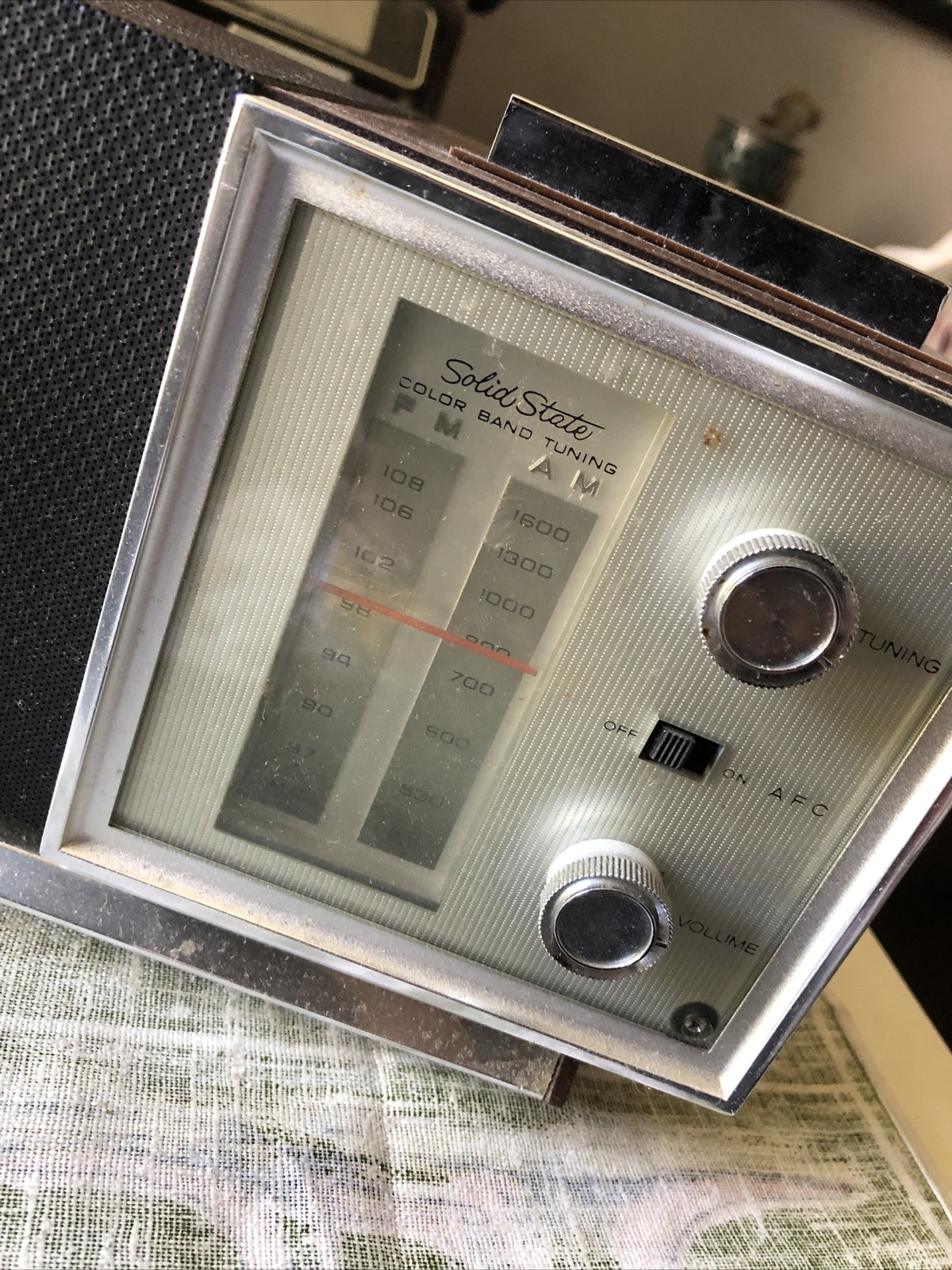 Vintage Panasonic Solid State Electric Radio1