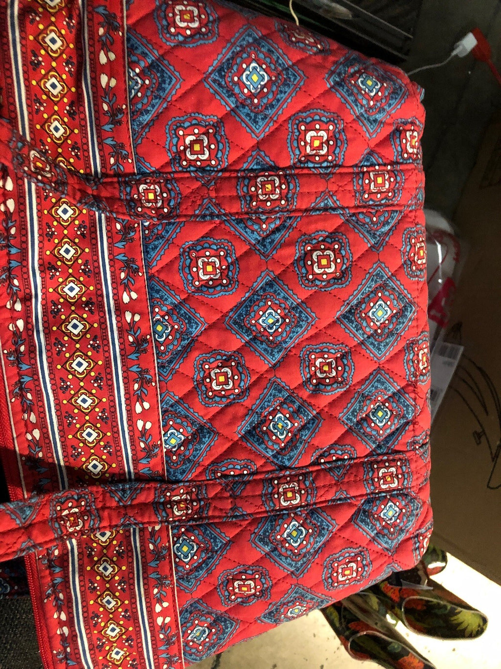 NWT Bueno Collection Green and Red Canvas Tote Bg Red Blue Designs2