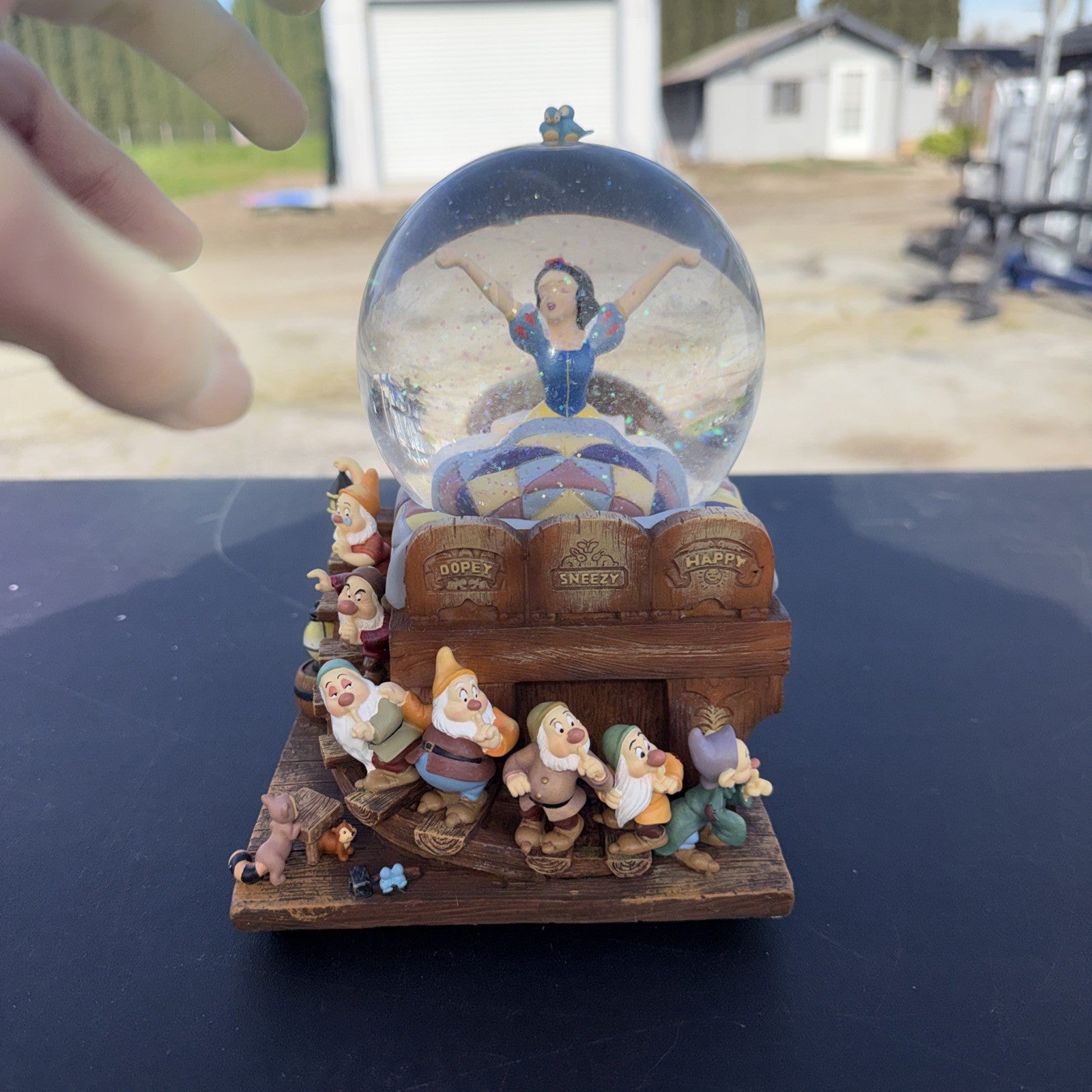Disney Snow White The Seven Dwarfs Waking Up Snow Globe Light Up 11