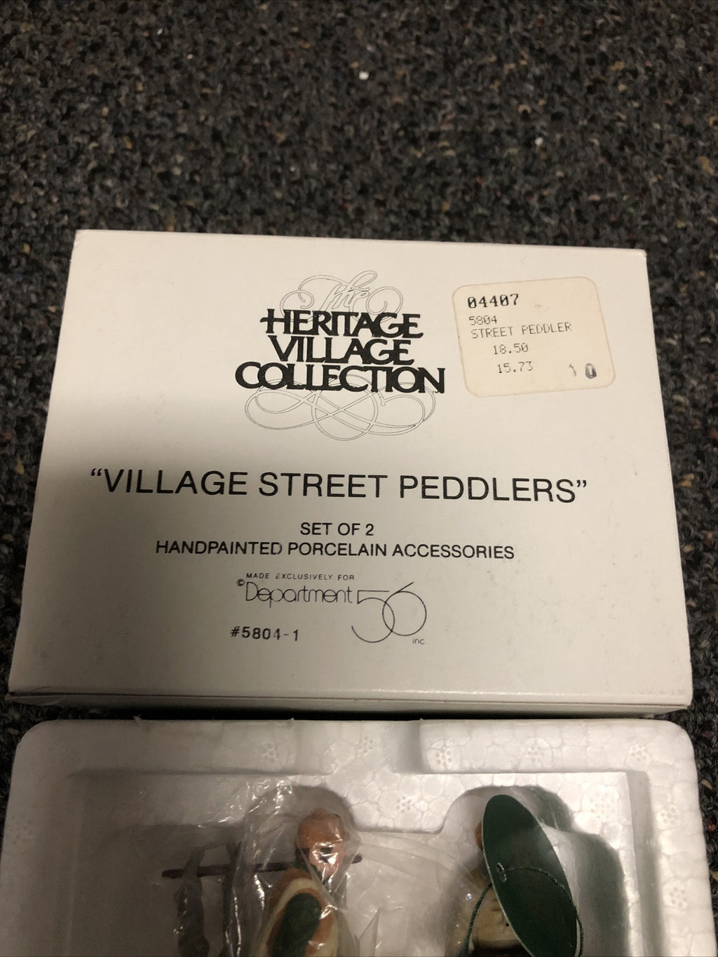 Department 56 Dickens' Heritage- Village Street Peddlers #5804-12