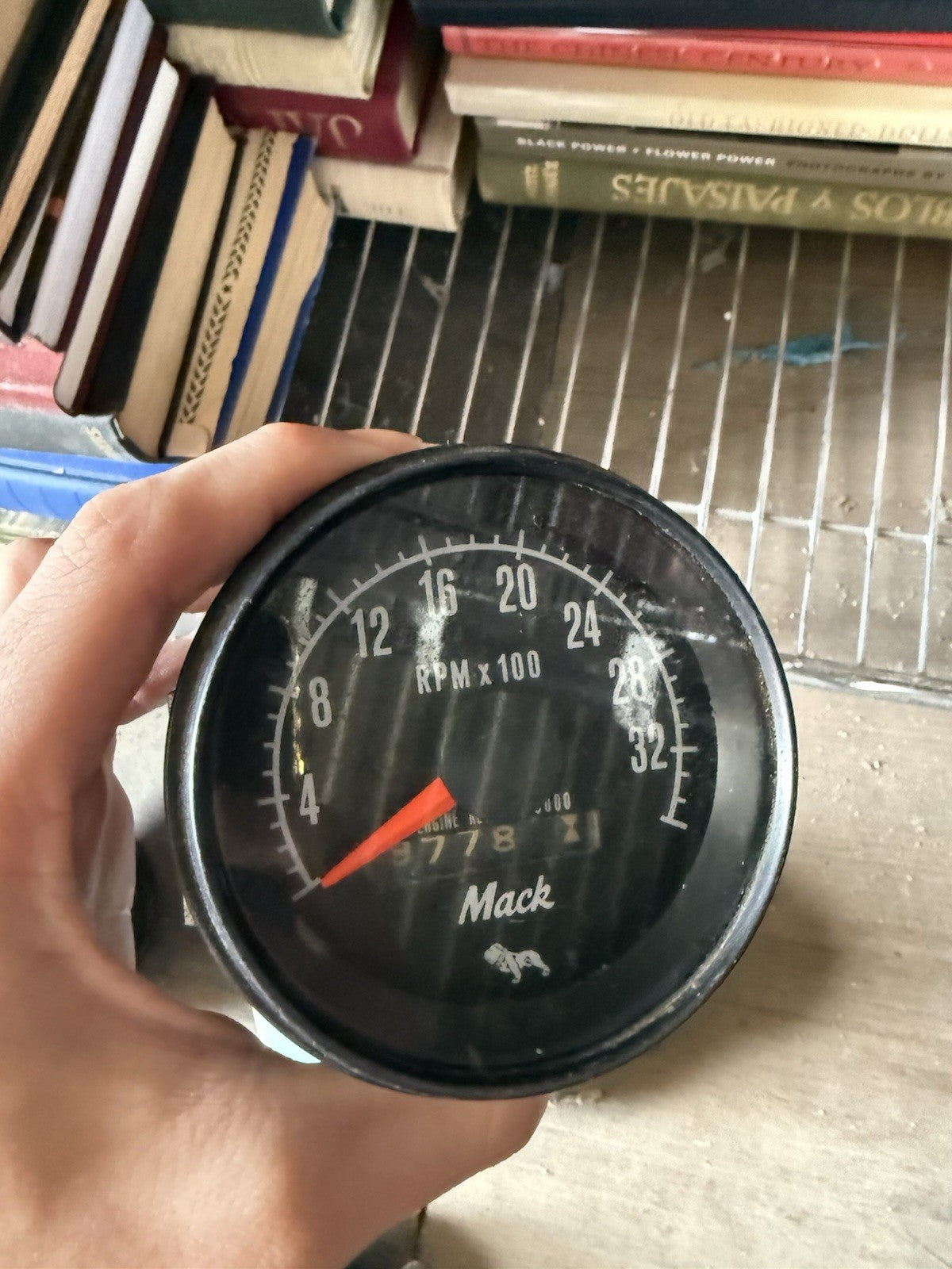 Vintage Mack Truck Mechanical Tachometer Gauge with Hour Meter 3200 RPM2