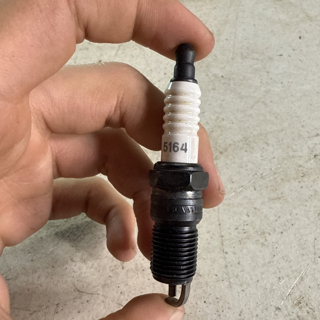 Spark Plug Autolite 5164 (Pack of 6 NEW)12