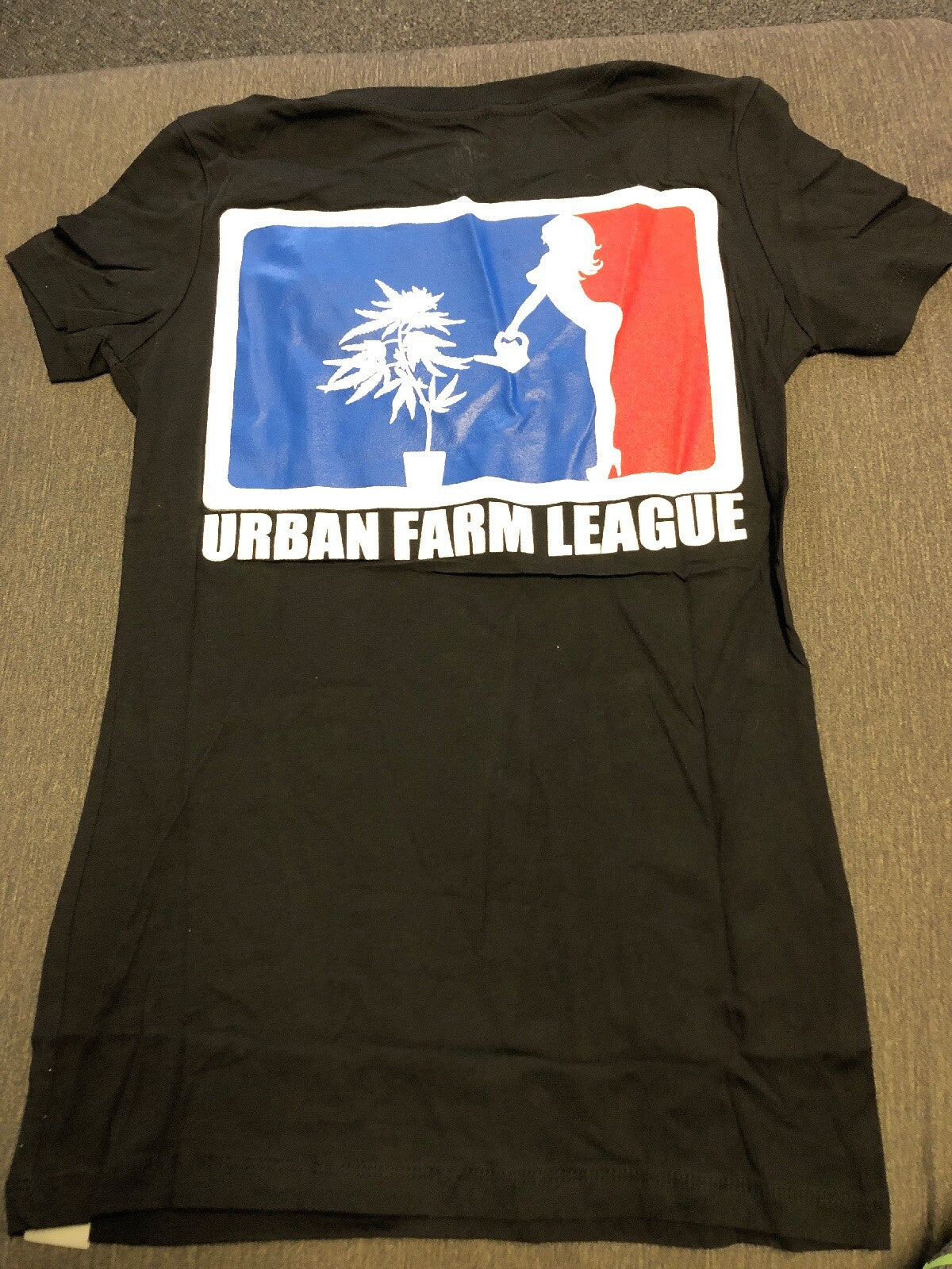 NWOT Urban FARM League Women’s V Neck  (L)0