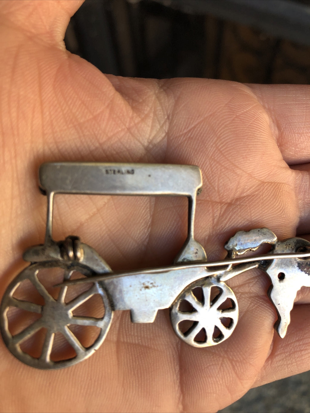 Vintage Sterling Silver Horse and Carriage Brooch Pin3