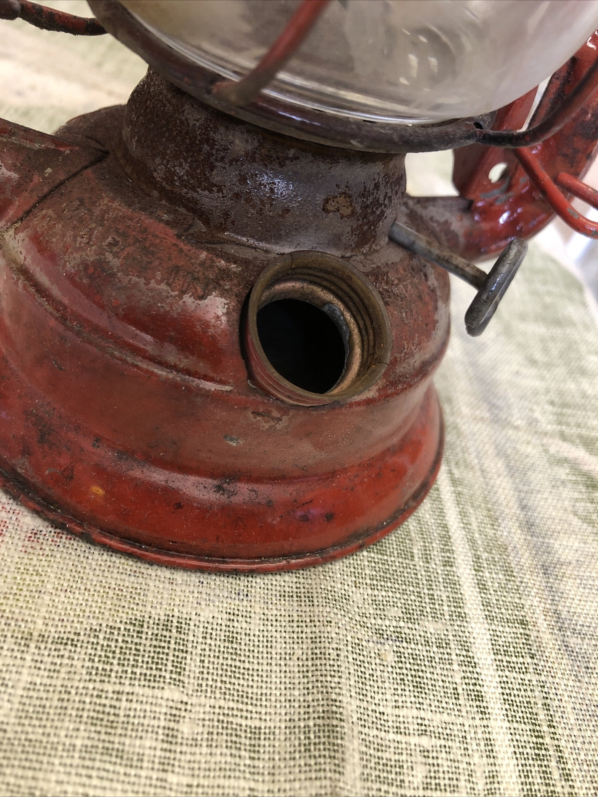 Vintage Dietz Comet Kerosene Lantern Made in USA Missing Cap2